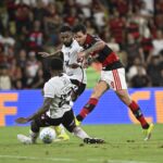Vitória luta, mas perde para o Flamengo no Maracanã pela Copa do Brasil